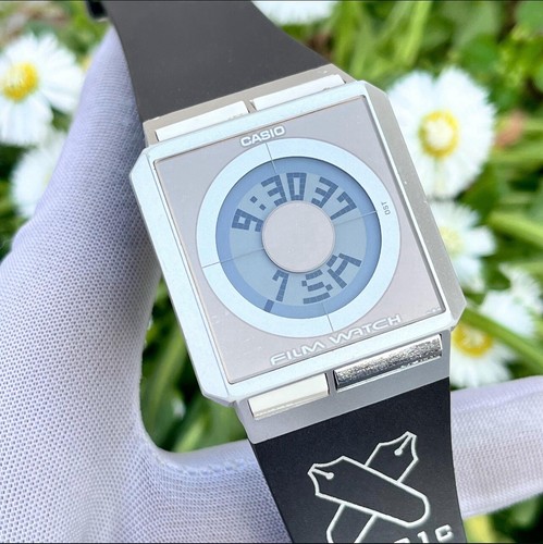Vintage Casio FS-02 Digital Film Watch World Time Data Bank