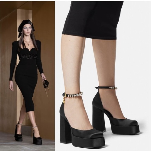 VERSACE ◆ Medusa Aevitas Platform Pumps 関税/送料込 Versace 'medusa Aevitas' Platform Pumps | italist