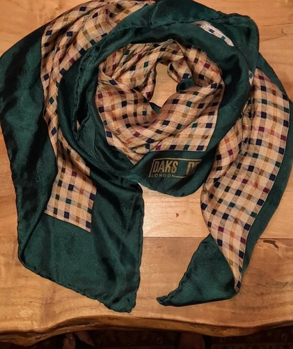 ◇DAKS◇ [SILK100%] Beige chain pattern square silk scarf DC Vintage Daks Of London Silk Scarf 32