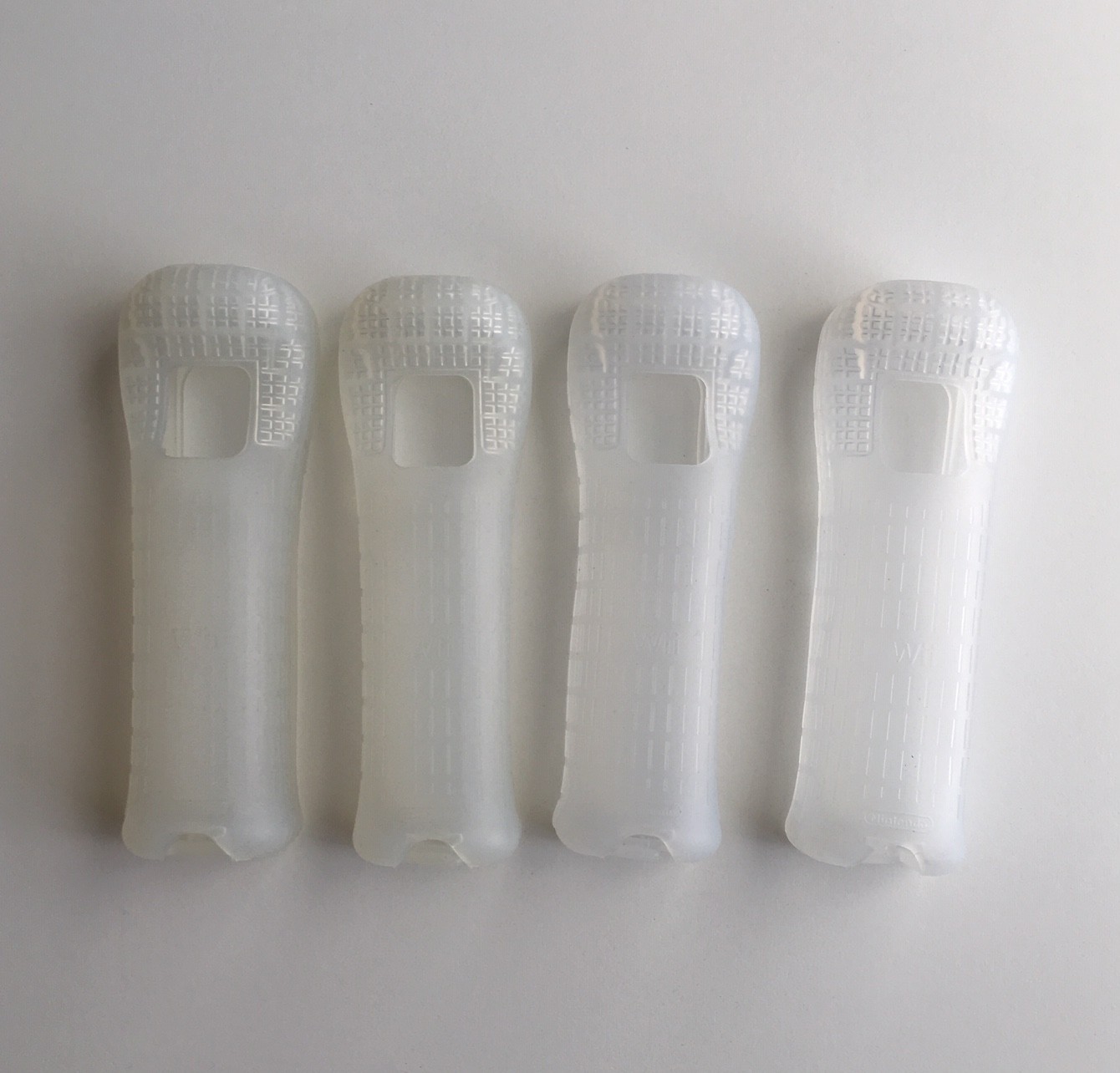 Genuine Nintendo Wii (RVL-027) Controller Silicone Skin/Jacket/Cover - Lot of 4