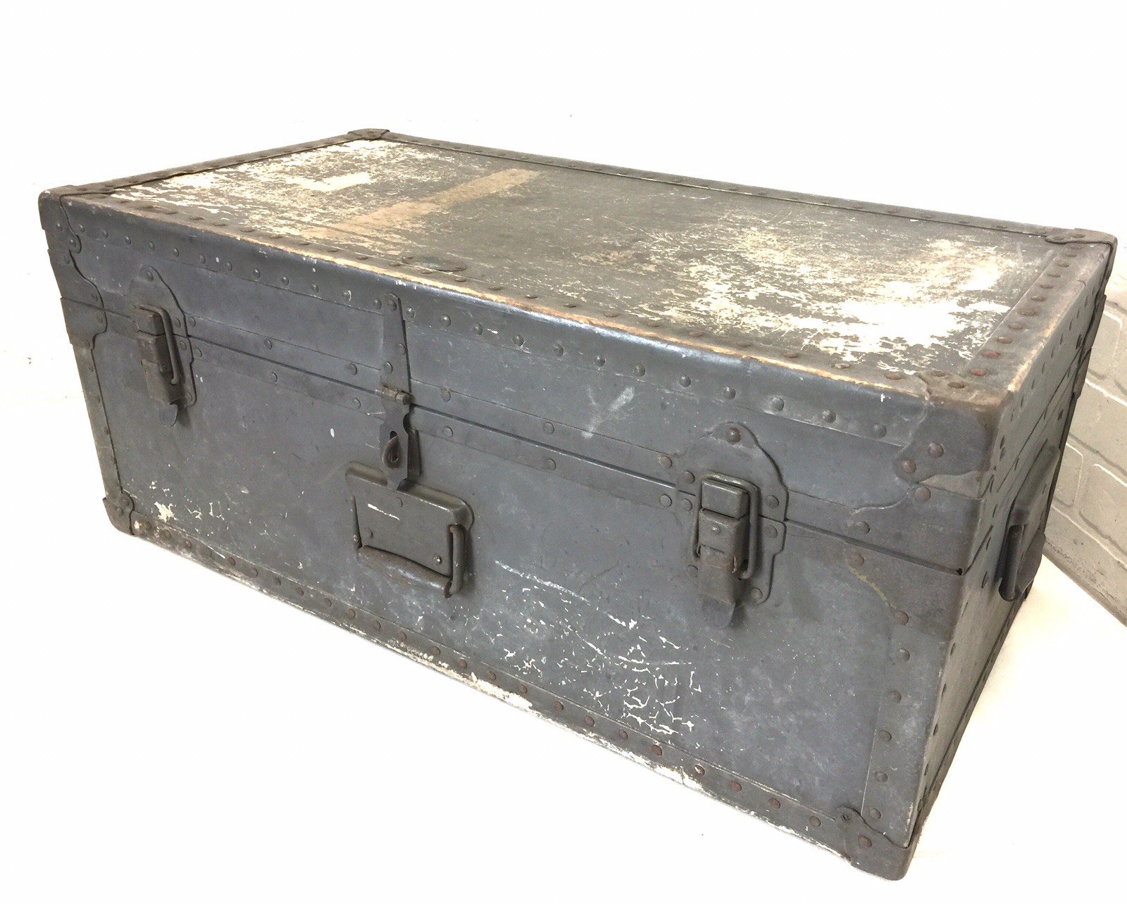 Vtg 1948 Military Footlocker WWII Era Shipping Trunk w/ Tray Industrial Storage