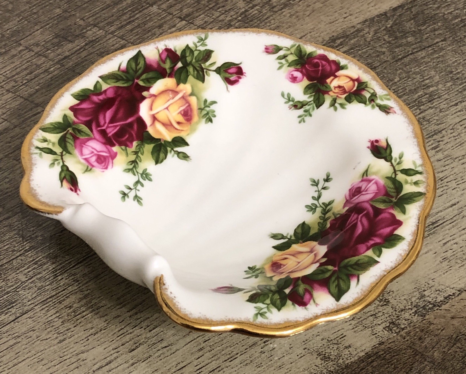 ROYAL ALBERT OLD COUNTRY ROSES SHELL VANITY TRINKET TRAY ~ w/ Original Sticker