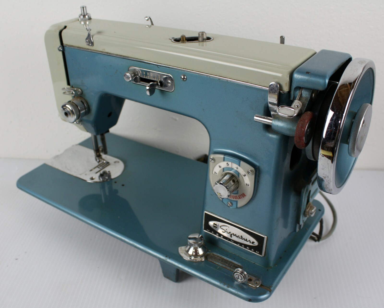 Heavy Duty Montgomery Ward Signature sewing machine Vintage