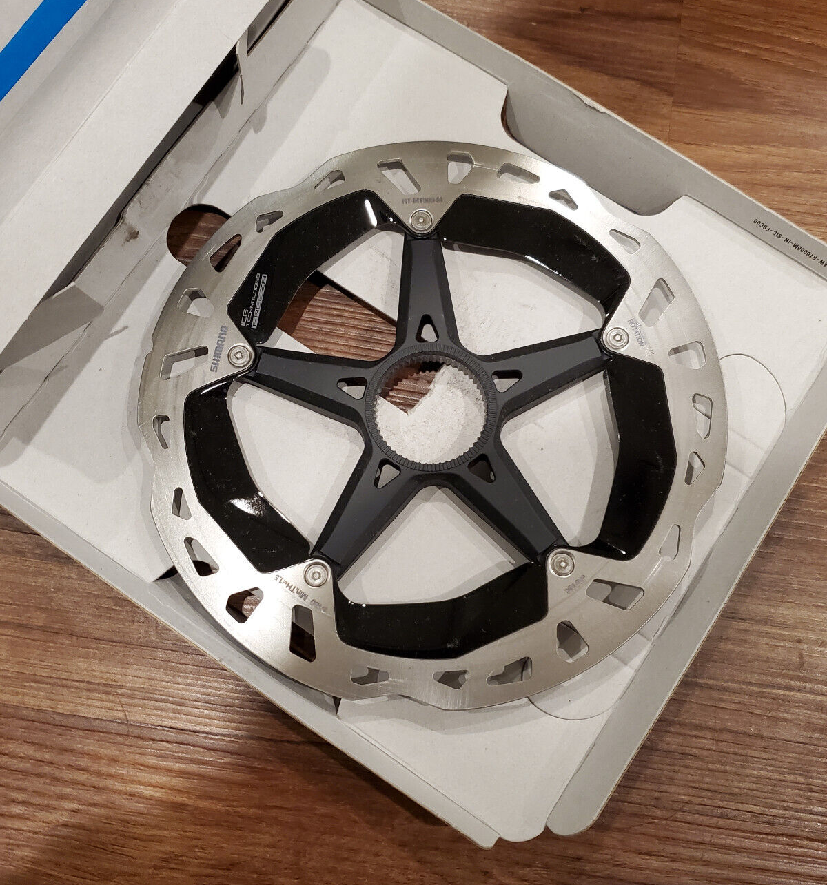 SHIMANO RT-MT900-M ディスクブレーキ Amazon.com: Shimano XTR RT-MT900-M Disc Brake Rotor - 180mm
