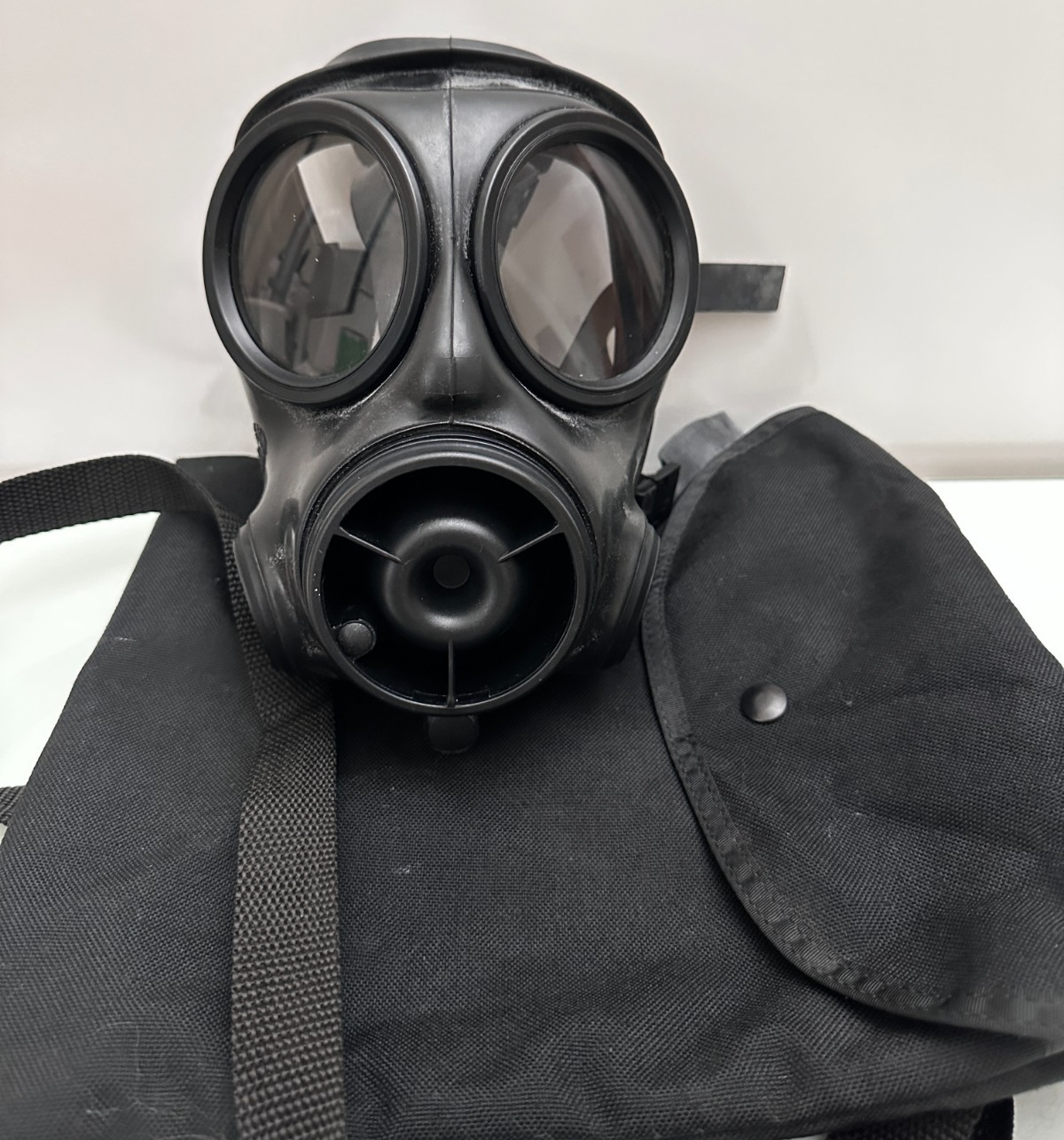 AVON S10 ガスマスク 実物 AVON S10 ガスマスク 実物 AVON S10 Gas Mask RareFind NEW