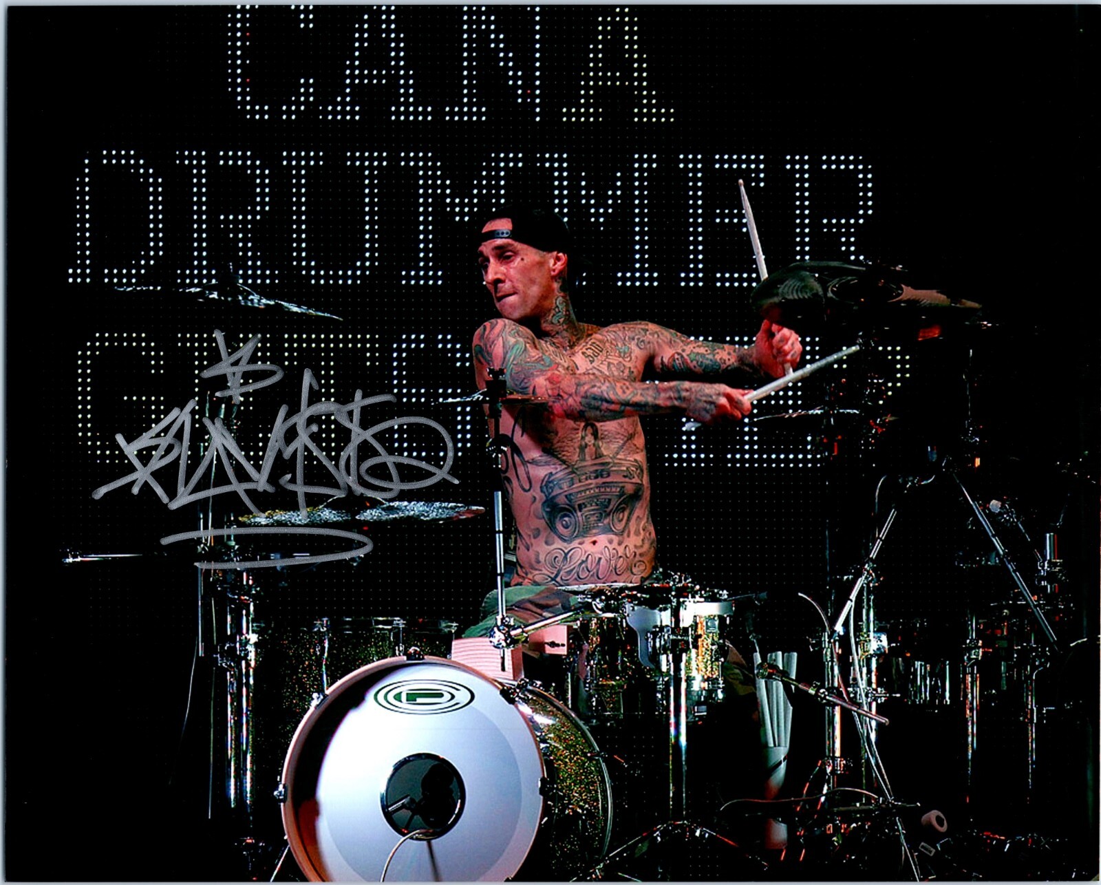 BLINK 182 TRAVIS BARKER SIGNED AUTOGRAPHED 8X10 DRUMMER