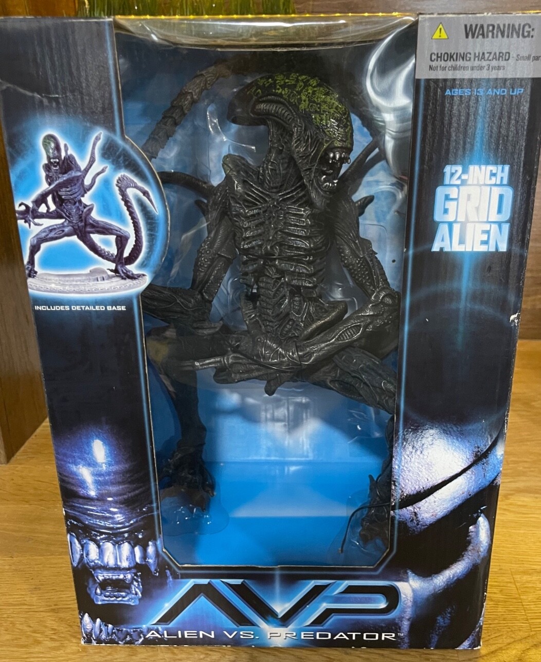 AVP GRID ALIEN 12インチアクションフィギュア AVP GRID ALIEN 12インチアクションフィギュア