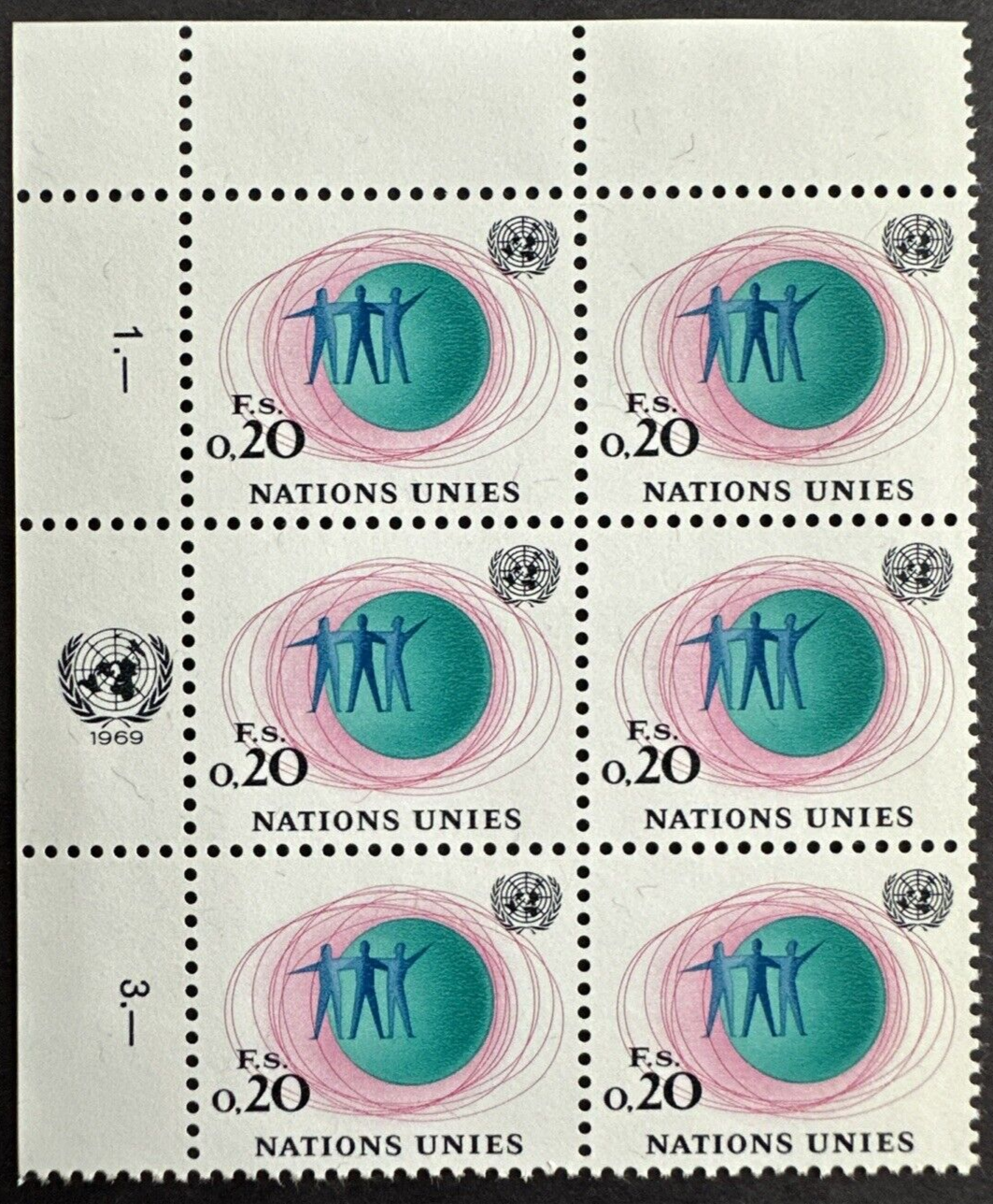 国際連盟切手　公用切手　スイス発行　SOCIETE DES NATIONS United Nations UN GENEVA 1969 Sc#3 Corner Block of 6 MNG OG