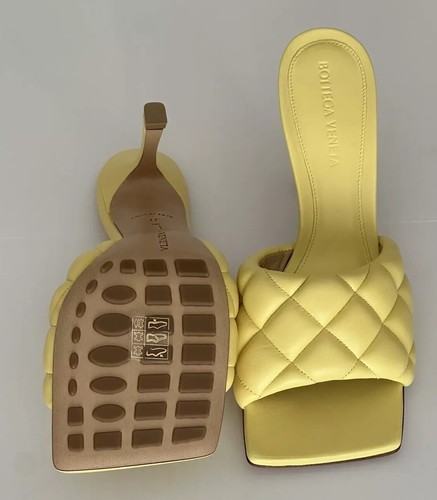 Pre-owned Bottega Veneta $1200  Butterscotch Leather Mules 8 Us (38 Euro) 592015 It