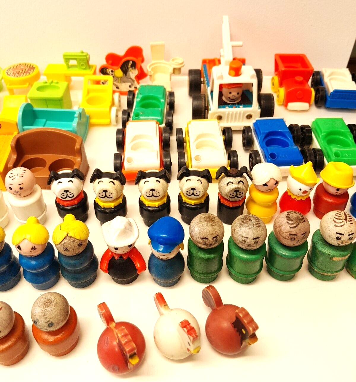 77 Wood Plastic Lot Vintage Fisher Price Little People  People Cars & Furniture