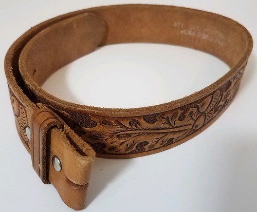 Vintage Hand Finished Acorn & Oak Tooled Leather Belt ~ 1 1/2