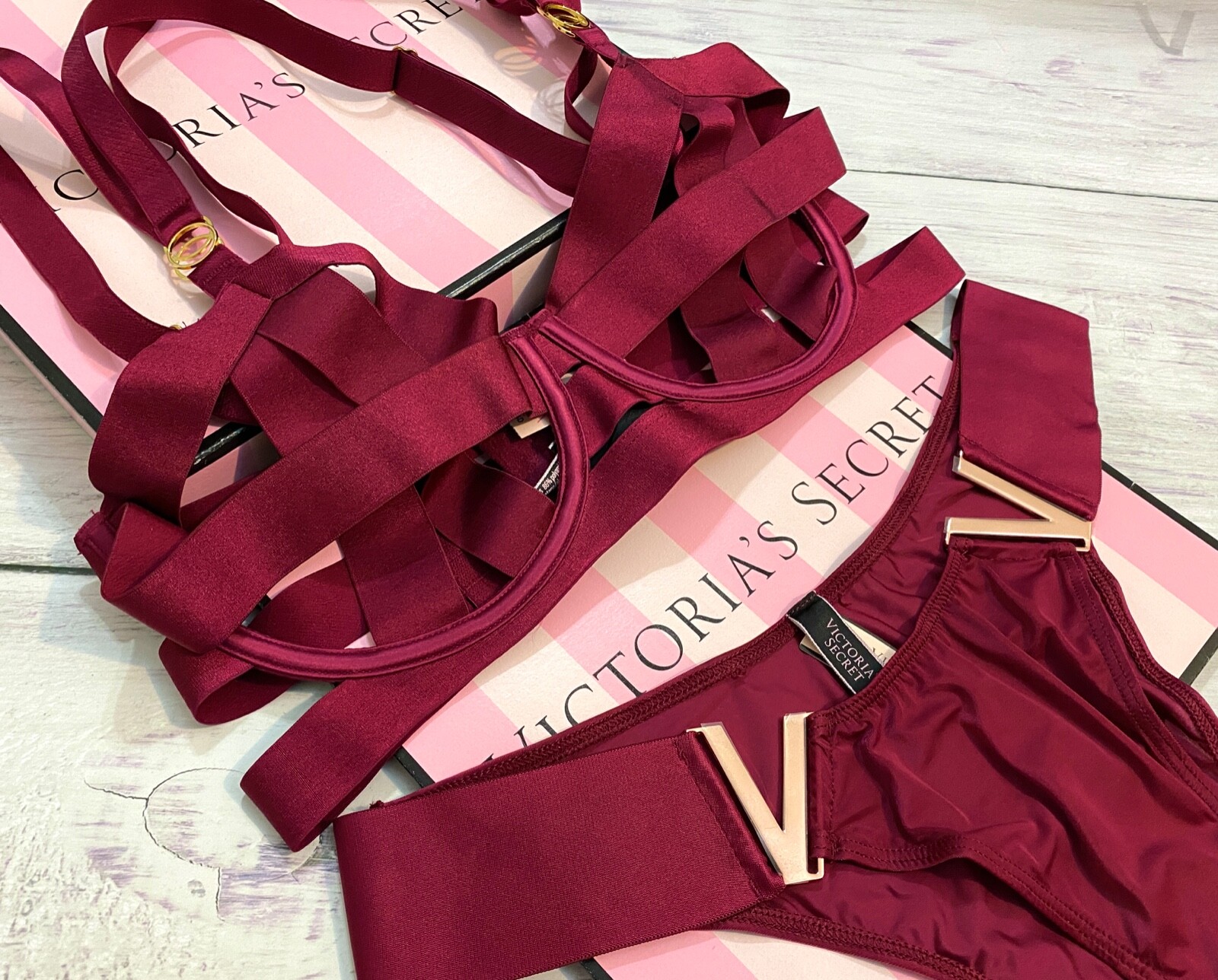 НОВЫЙ КОМПЛЕКТ БЮСТГАЛЬТЕРА VICTORIAS SECRET BURGUNDY SEXY LUXE LINGERIE STRAPPY DEMI BRA