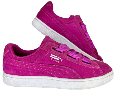 Hot pink on sale suede pumas