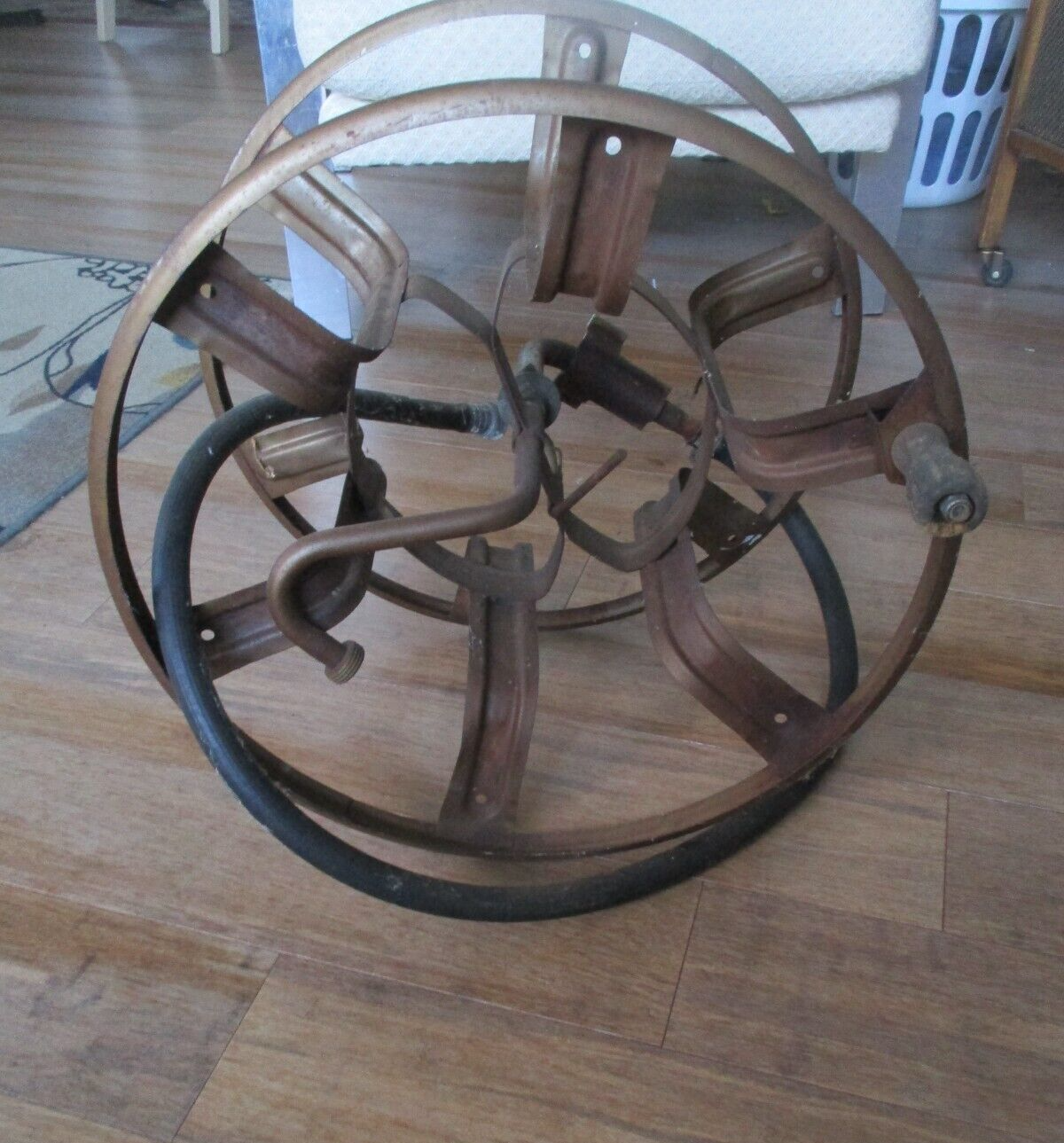 Vintage Metal Garden Water Hose Reel w/wood handle yard rustic art decor