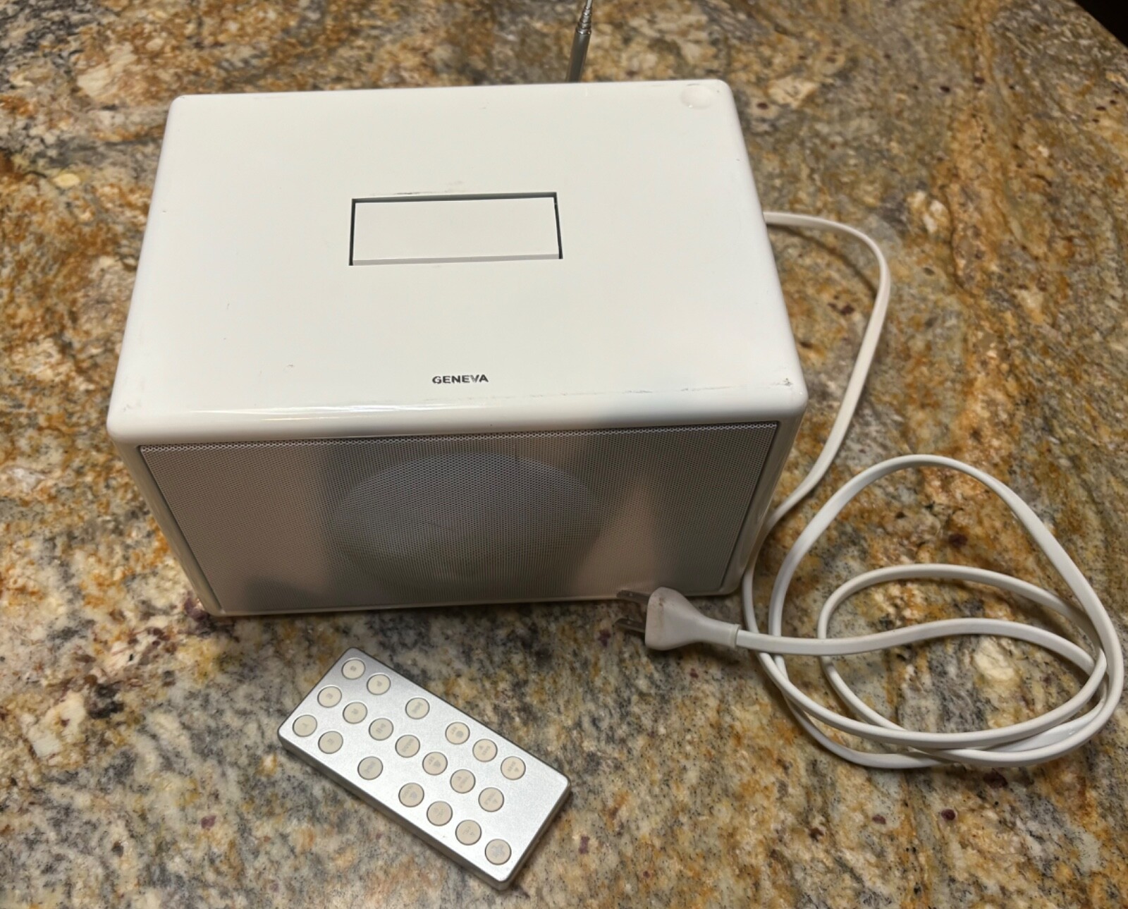 GENEVA Sound System - Model S 中古 Geneva Classic Model-S FM Radio Bluetooth Speaker With Stand