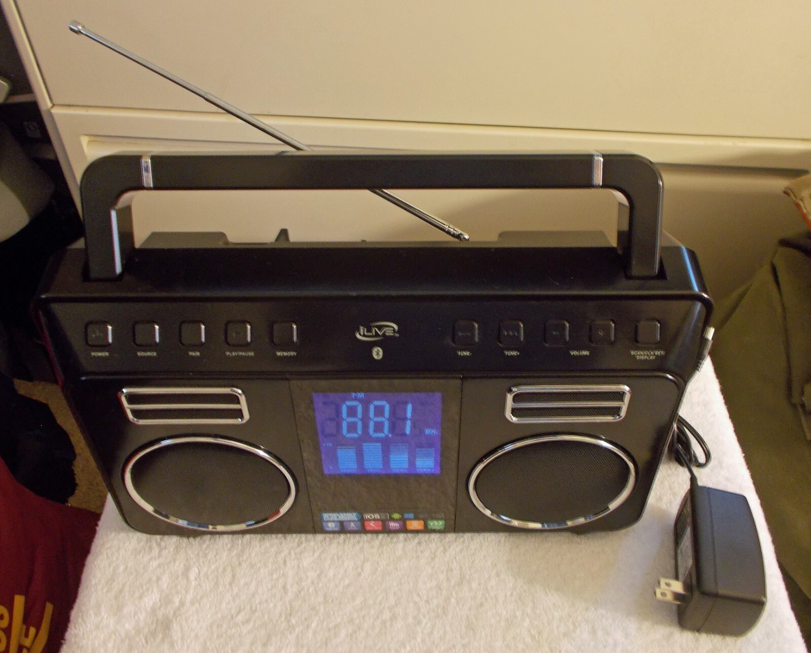 iLive iBB683B Retro Bluetooth Portable Boombox with Digital FM Radio