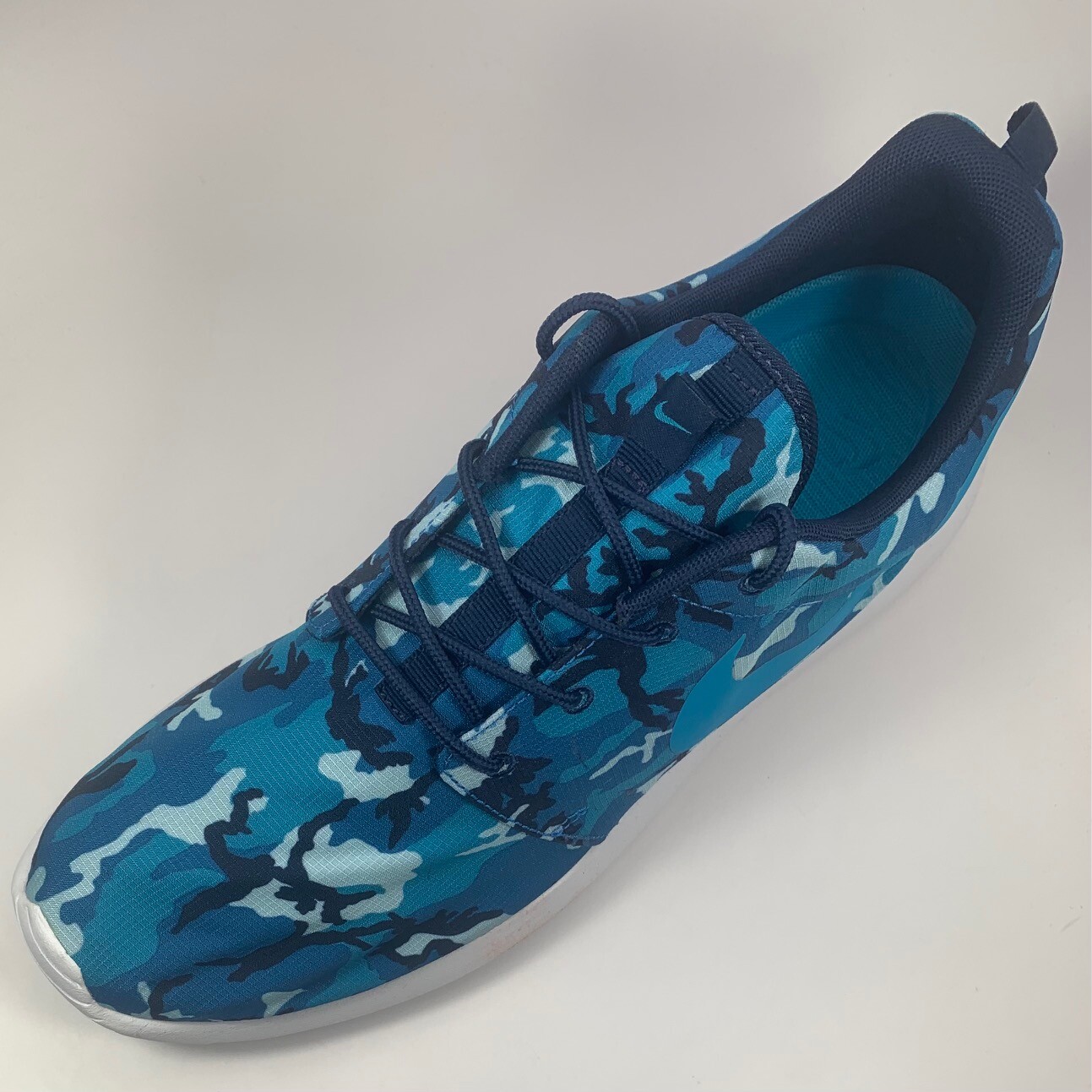 mens nike shoes size 11.5