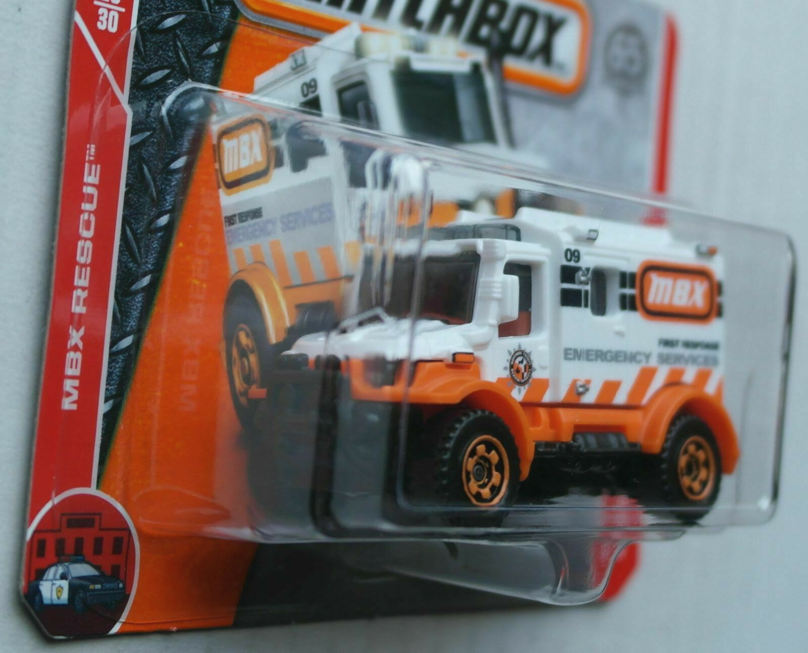 Matchbox 4x4 Scrambulance Ambulance First Response Emergency weißorange NeuOVP