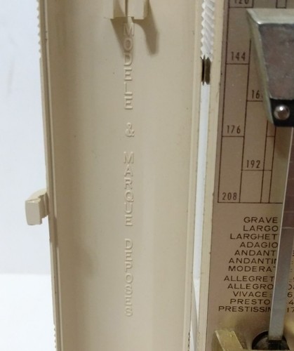 VINTAGE Maelzel Paquet TEMPOCKET METRONOME White WON'T WIND -FOR PARTS OR REPAIR