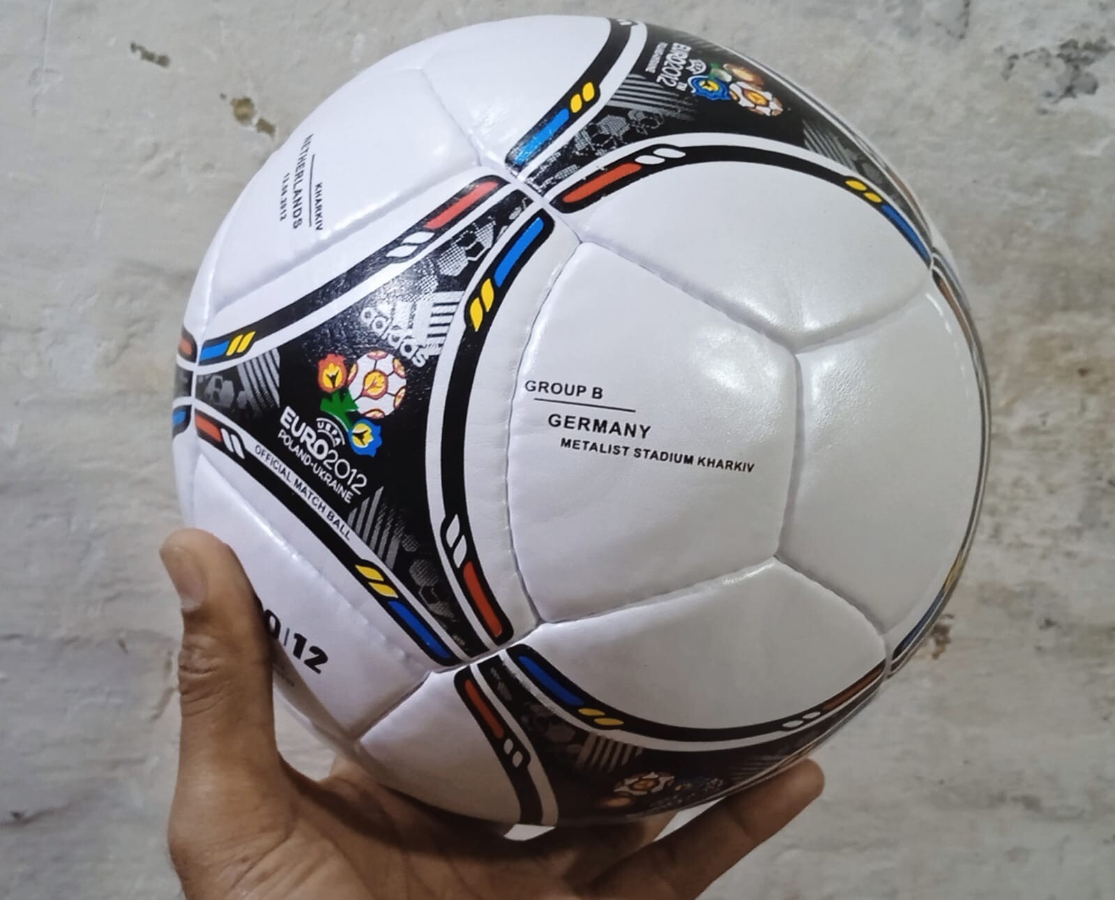 Adidas UEFA Euro 2012 Tango 12 Official SoccerBall Football