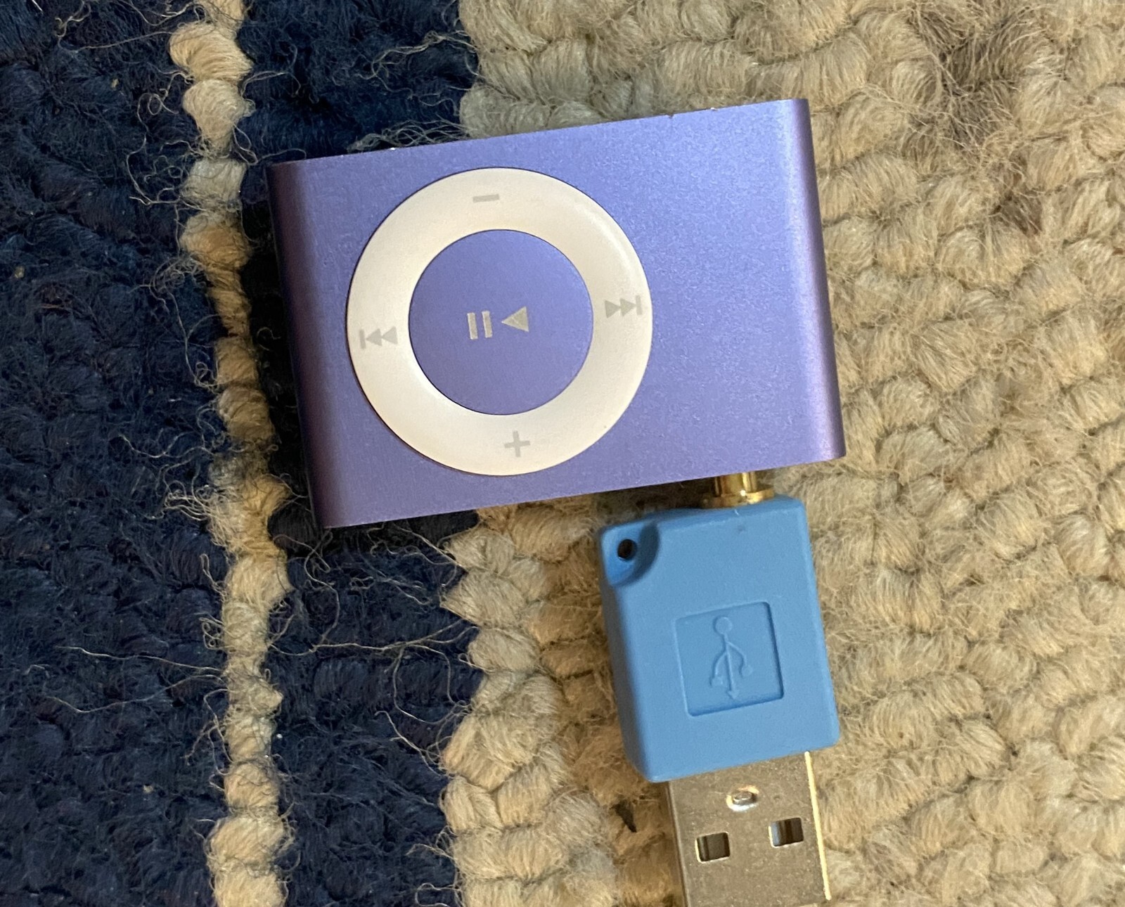 Apple iPod classic 第2世代　10GB Apple iPod classic 2nd Generation White (10 GB) 718908423851