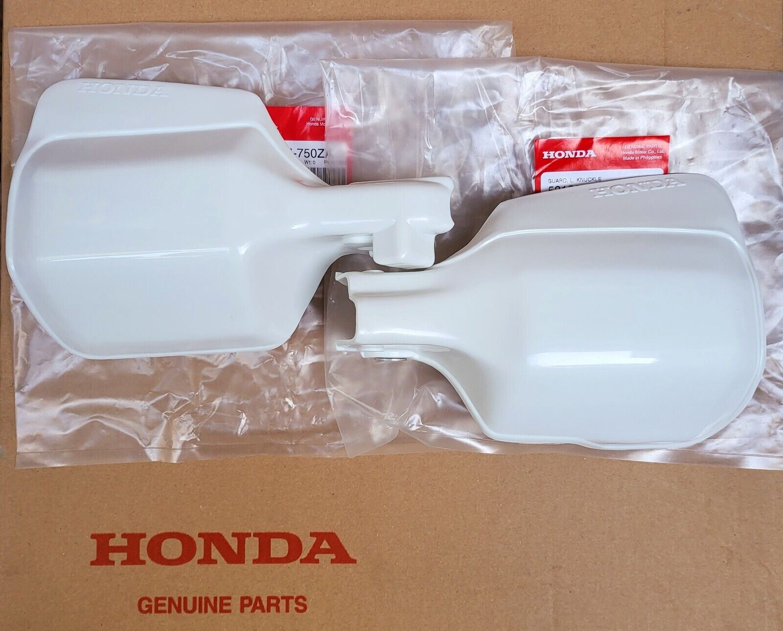 NOS.Honda XL250,XL400,XL600V,XL600RM,XL600LM,XLR200,XLR125. Hand Guard set NOS.Honda XL250,XL400,XL600V,XL600RM,XL600LM,XLR200,XLR125. Hand Guard set