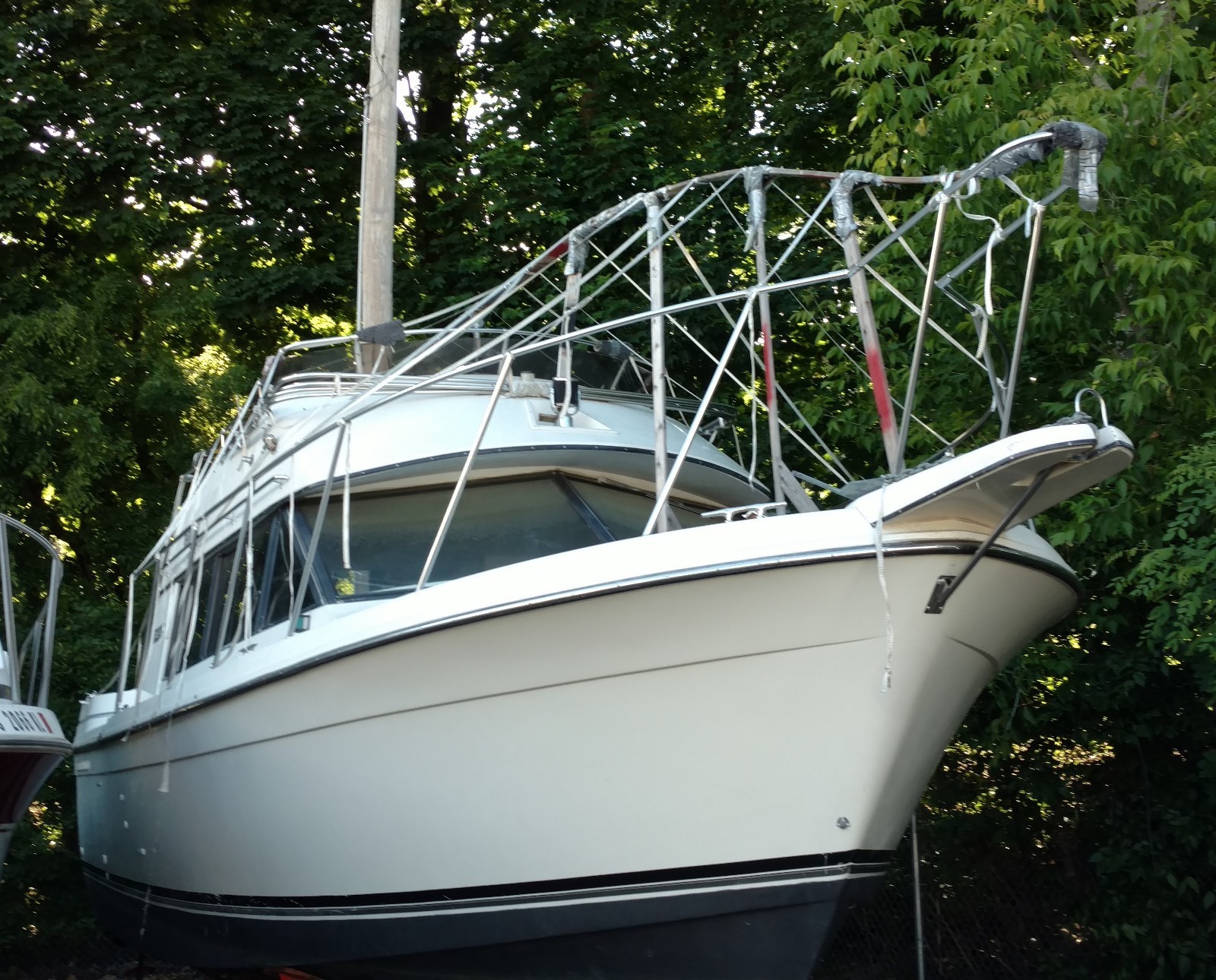 1985 Carver Voyager 28' Cabin Cruiser - Massachusetts