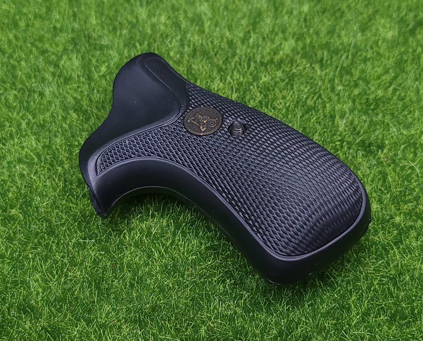 Pachmayr Compact Grip Fits Smith & Wesson K/L Frame, Round Butt, Black - 03270