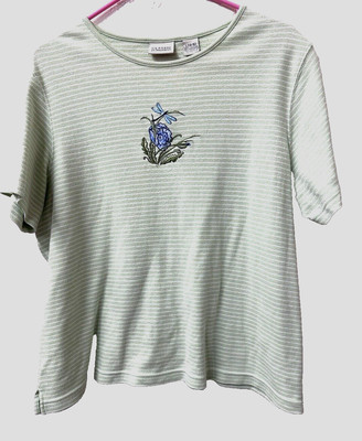 Classic Elements Green Floral Embroidered Size Large Short Sleeve Top Dragonfly