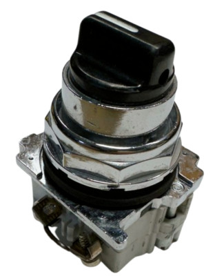Eaton 10250T On/Off 2 Position Turn knob Switch, 10250T/91000T **Free Shipping**