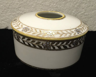 Vintage Nippon Hair Receiver - Moriage Detail