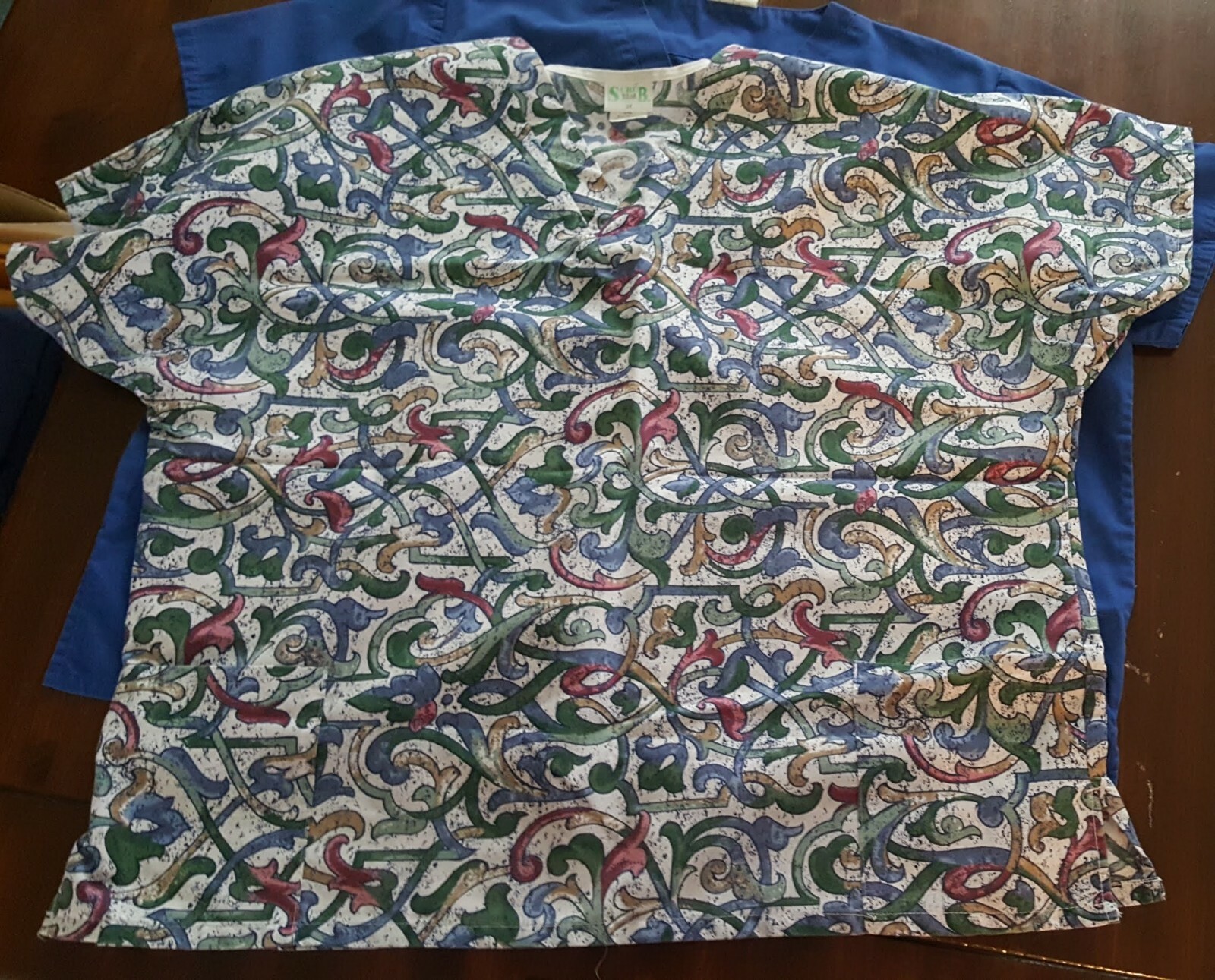 Women 2XL Scrubs 11 pc Lot  5 Tops - 6 Bottoms