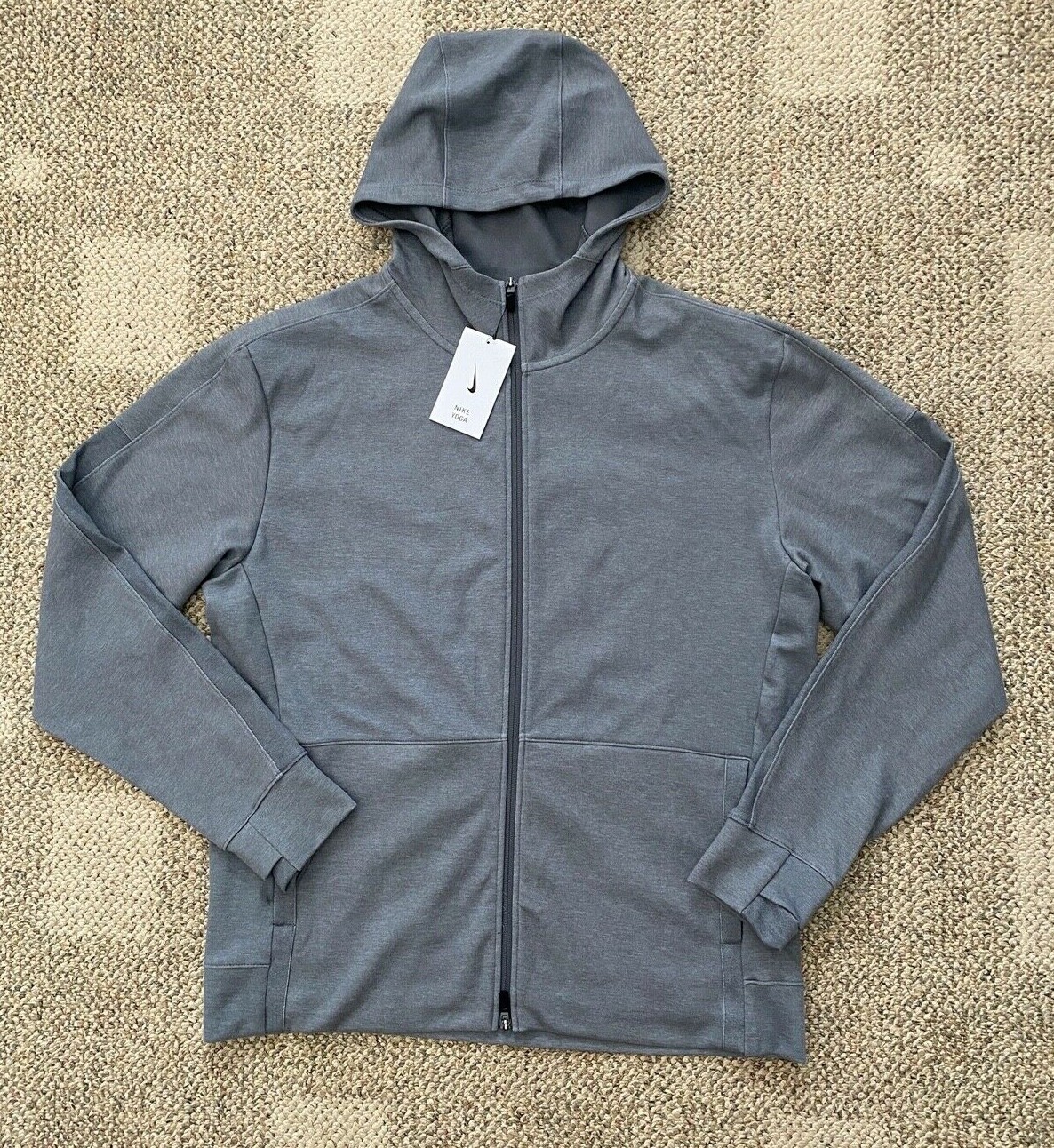 スウェット・トレーナー STONE  Hoodie with zip and sleeve pockets Amazon.com: Six Stories Embroidered Hubby Hoodie in Stone