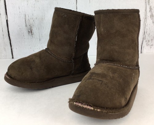 Child's UGG's Chocolate Brown Sz 2 Leather w/ Genuine Sheepskin Lining, Pre-Owne
