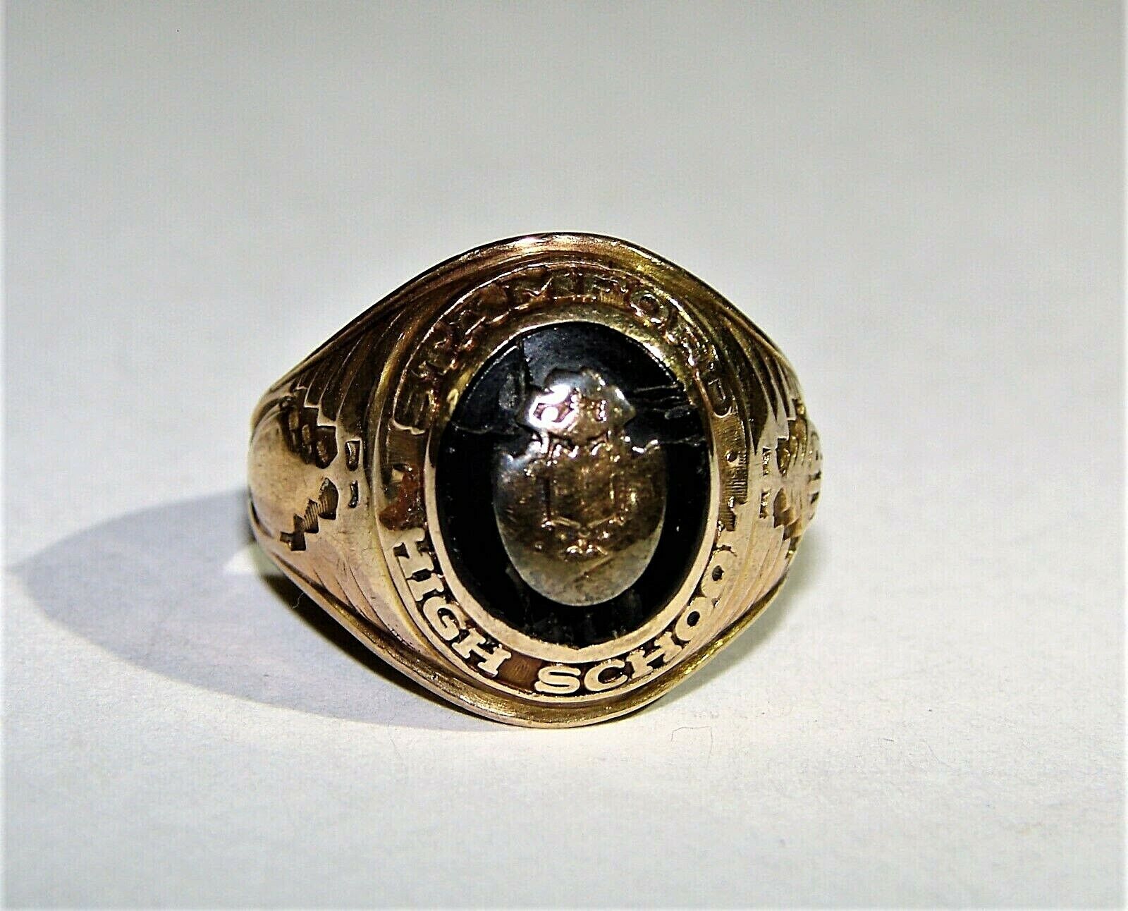 VINTAGE 10K YELLOW GOLD STAMFORD HIGH SCHOOL ONYX BALFOUR VINTAGE 10K YELLOW GOLD STAMFORD HIGH SCHOOL ONYX BALFOUR