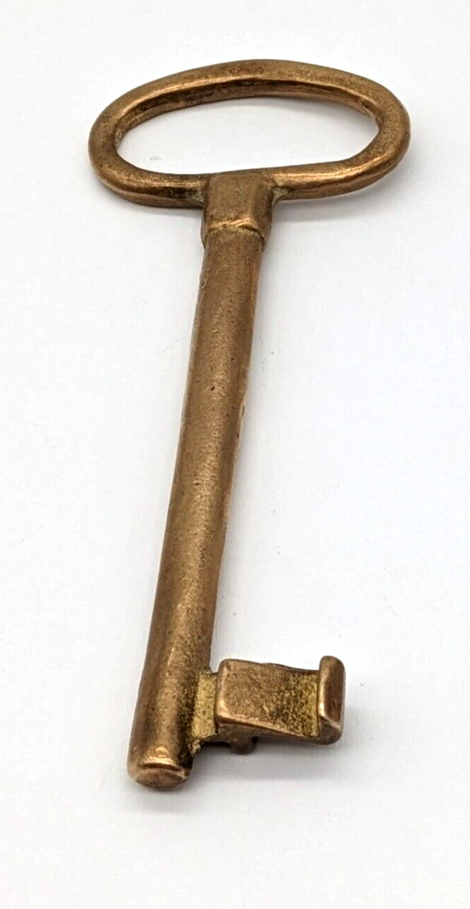 Vintage Cast Metal Brass Skeleton Key Z Shaped Bit Vintage Cast Metal Brass Skeleton Key Z Shaped Bit