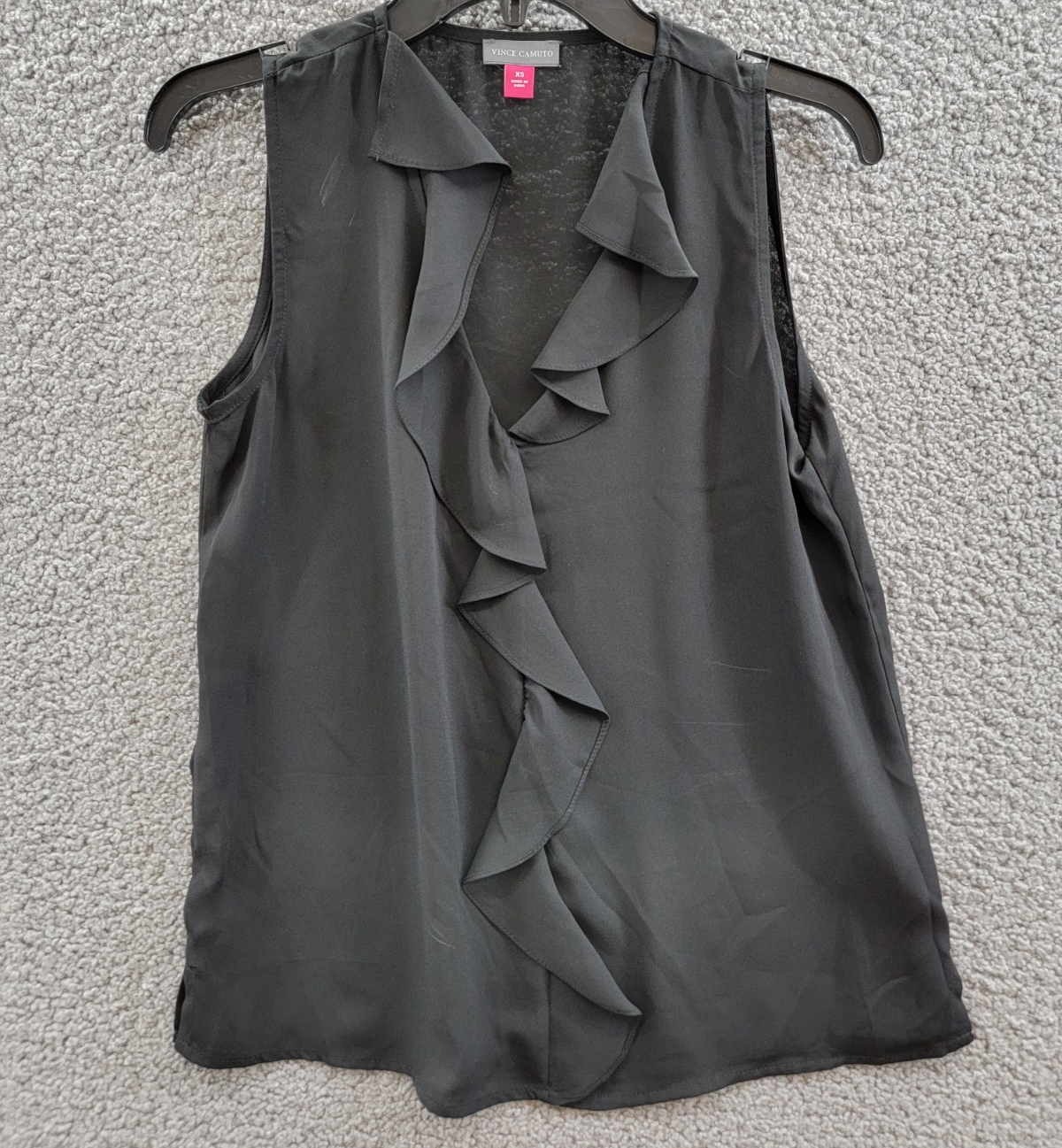 Vince Camuto Ruffle Blouse Women's XS Rich Black V-Neck Sleeveless Pullover - Picture 2 of 15
