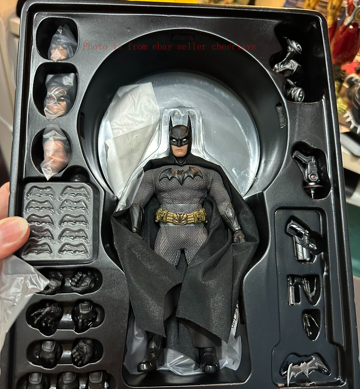 Mezco 1989 Ver Batman Limited Edition Action Figure