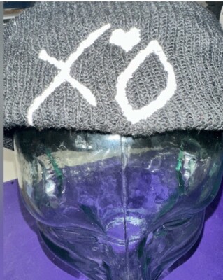 The Weeknd Beanie Glow  In The Dark And Keychain