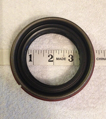 Meritor A1205U2647 seal 2507881C1 Navistar axle shaft seal Meritor A1205U2647 seal 2507881C1 Navistar axle shaft seal