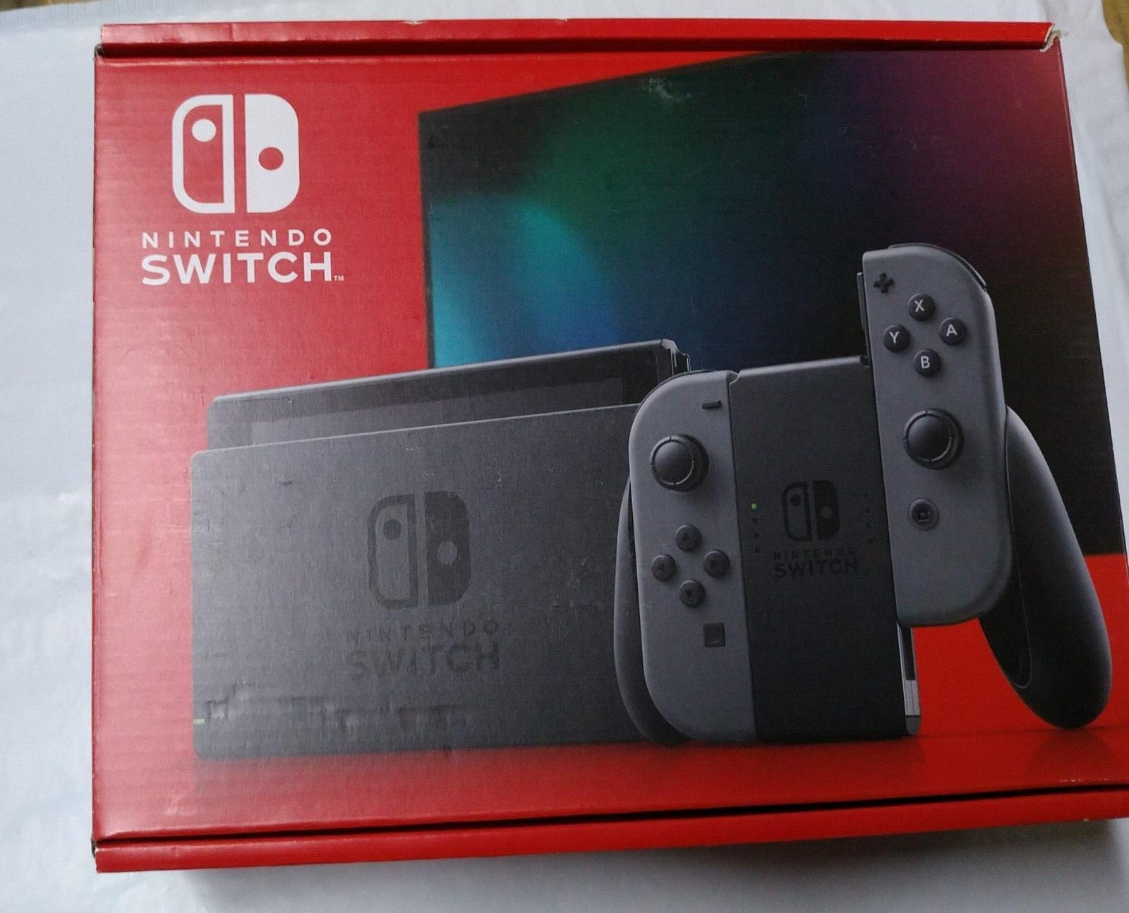 Nintendo Switch Console V2 w/ Gray Joy Controllers Nintendo Switch Console V2 w/ Gray Joy Controllers