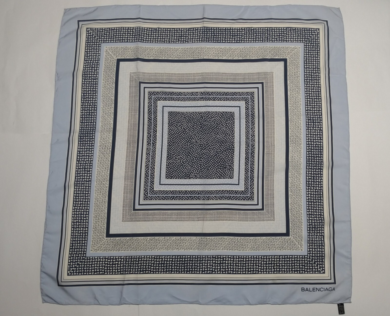 ヴィンテージ　バレンシアガ　シルクスカーフ 大判 Vintage Balenciaga Silk Scarf | eBay