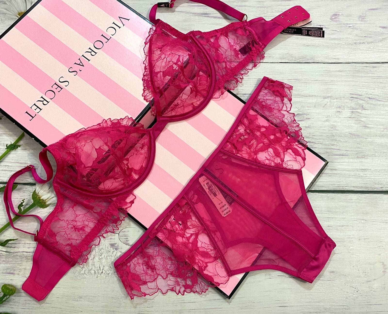 NWT Victorias Secret Luxe Lingerie Без подкладки Бюстгальтер с глубоким вырезом Cheeky Set Кружевной ярко-розовый