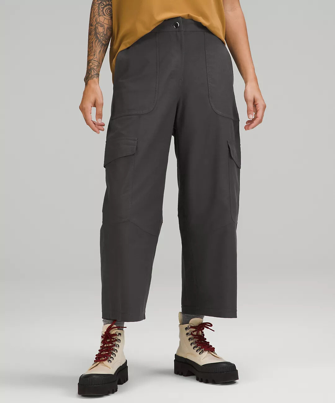 ルルレモン Cargo Pocket Pants サイズ24 Cargo High-Rise Lined Hiking Pant | パンツ | Lululemon JP
