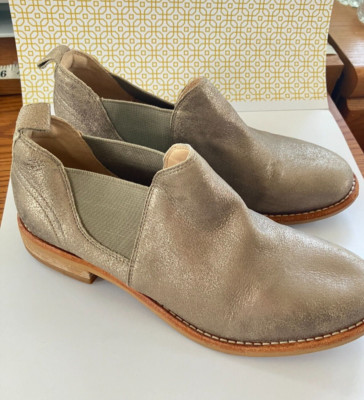EUC SIZE 6 1/2 CLARKS  SLIP ON METALLIC SHOES BOOTS #S225G
