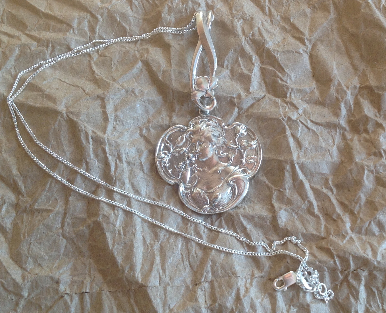 Sterling silver Art Nouveau Lady Cameo pendant vintage charm pendant 18