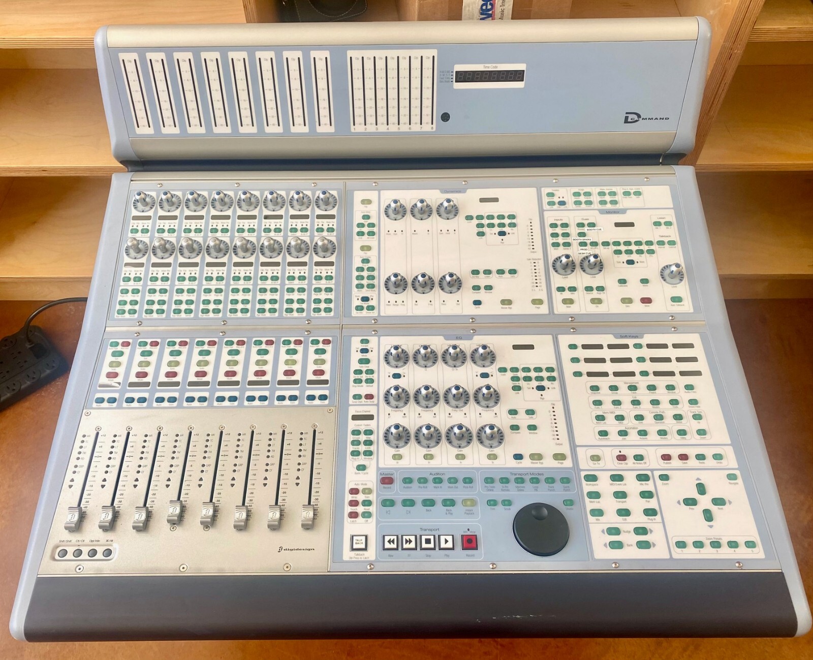Avid Digidesign Command|8 完動品 Digidesign Command 8 Control Surface | zZounds