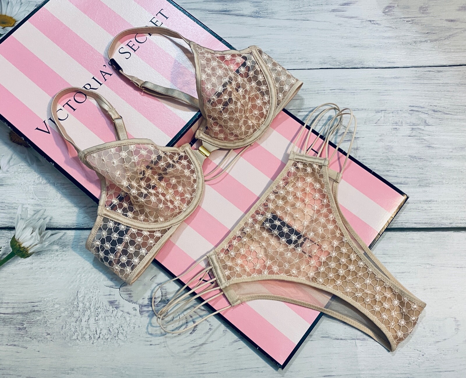 VICTORIAS SECRET LUXE Demi Bra без подкладки STARBURST Champagne Cheeky Panty Set