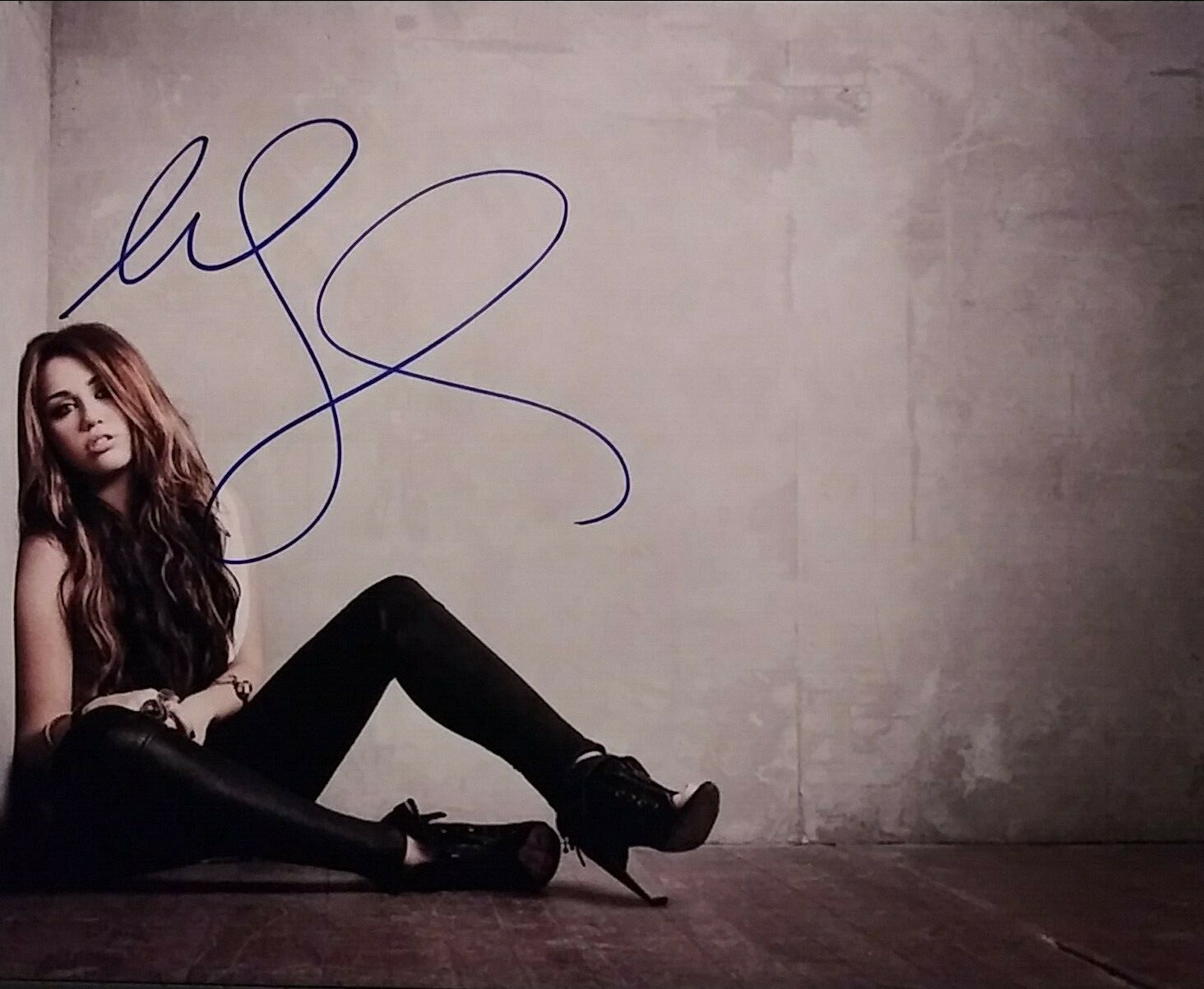 Miley Cyrus 直筆サインフォト Miley Cyrus signed 8x10 | eBay
