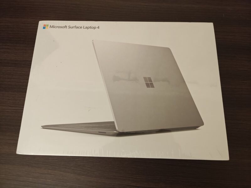 Microsoft Surface Laptop 4 13.5" (256GB SSD, AMD Ryzen 5,